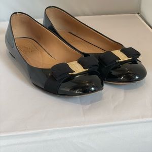 Ferragamo flats 9B